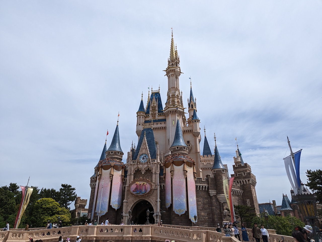 Full Details of Our Day Exploring Tokyo DisneyLand - Japan - DESKRIB