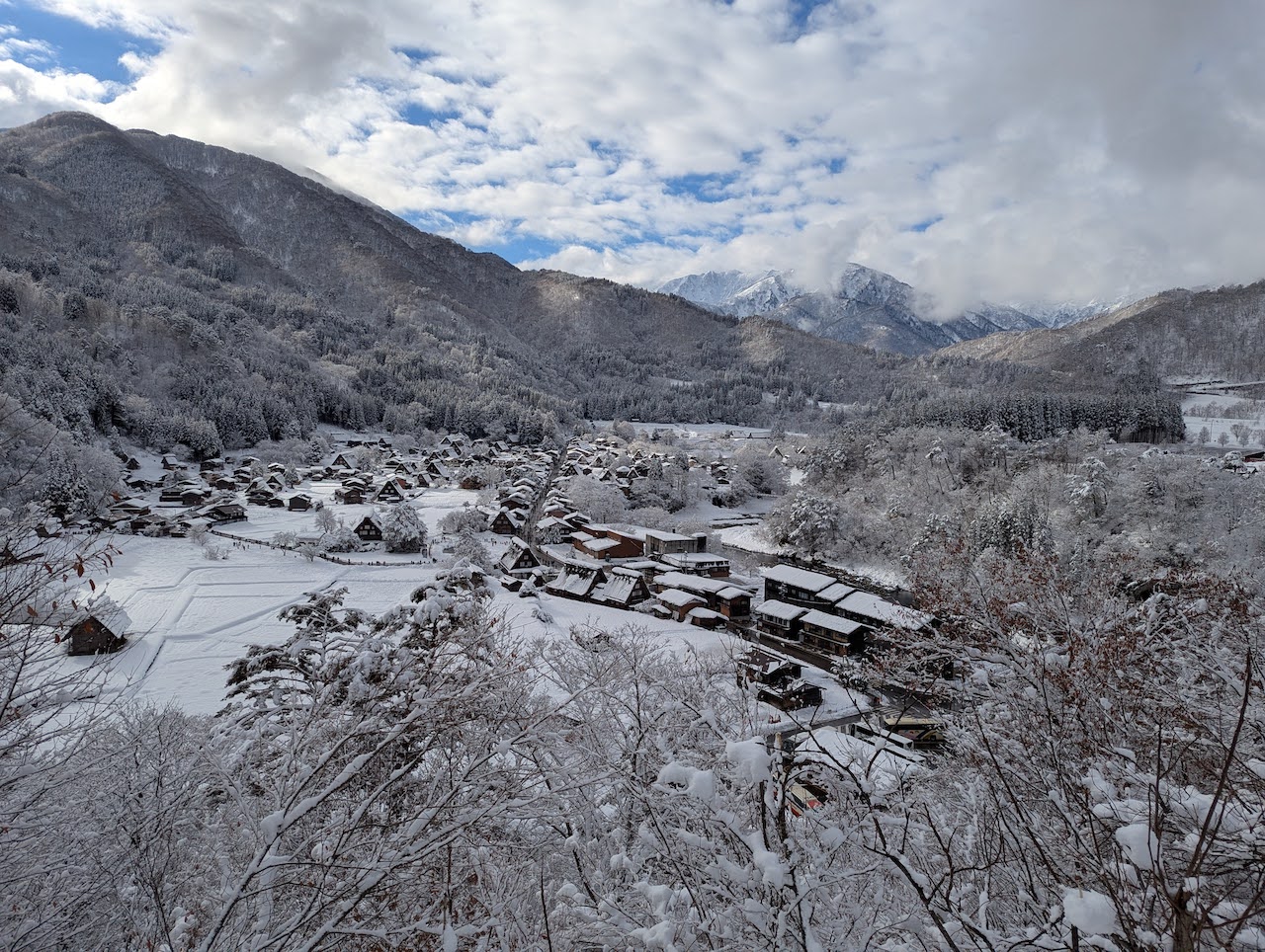 A Guide to a Winter Day Trip to Shirakawa-go, Japan - DESKRIB